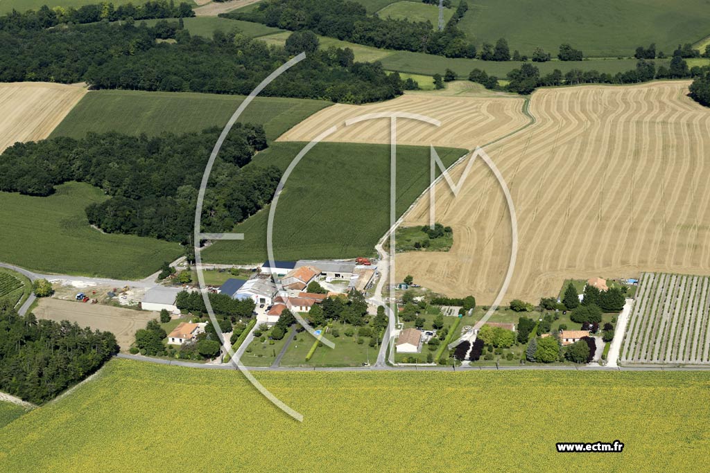 Photo arienne de Salles-de-Barbezieux (les Chauvins)