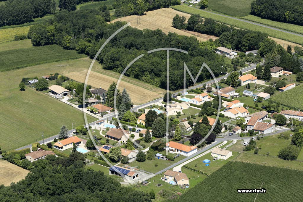 Photo arienne de Salles-de-Barbezieux (les Lamberts)