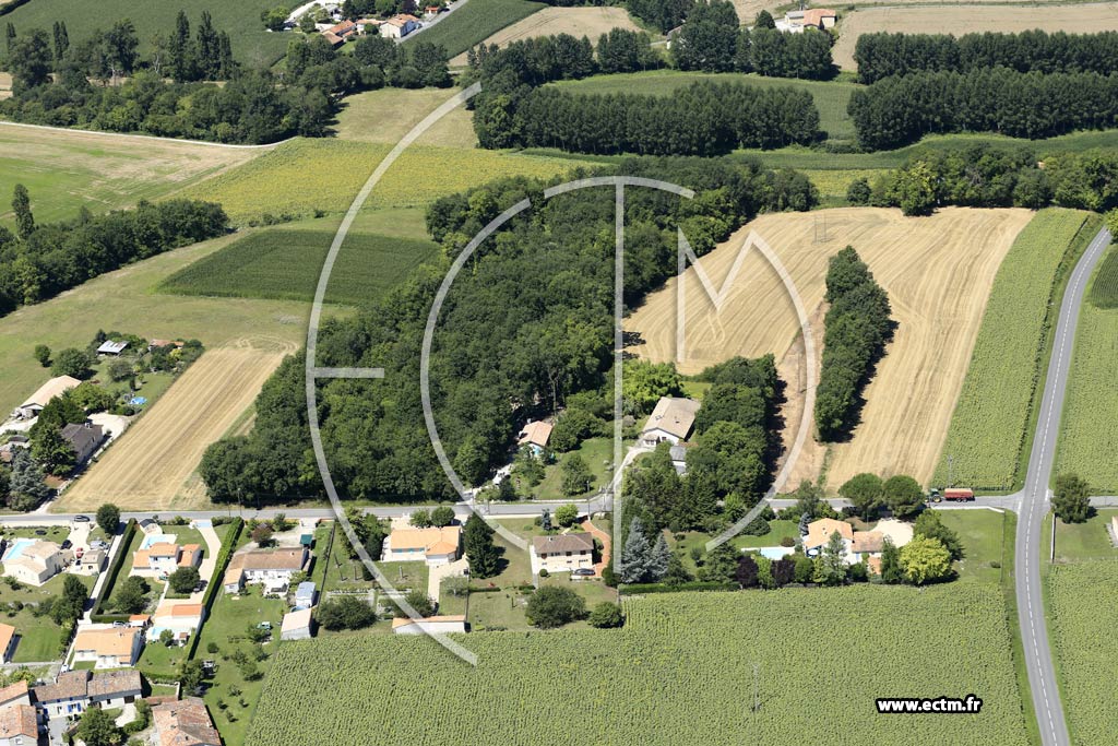 Photo arienne de Salles-de-Barbezieux (les Lamberts)