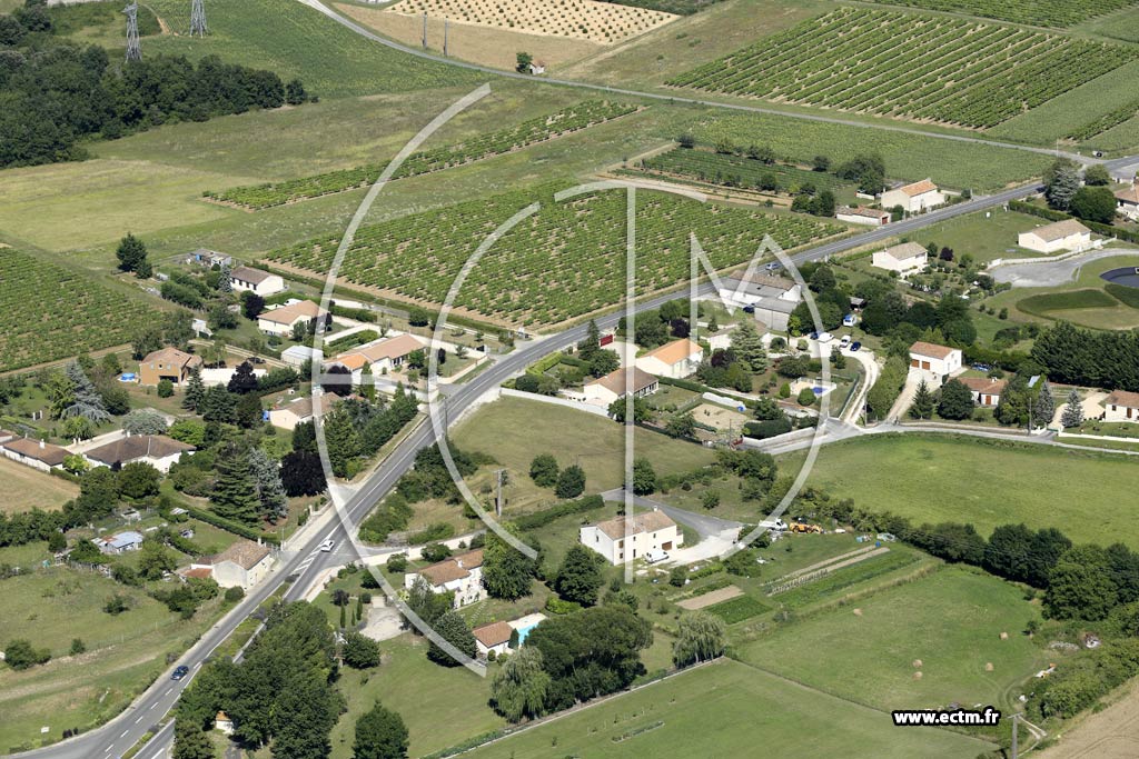 Photo arienne de Chteauneuf-sur-Charente (Bapaume - le Grand Bourgloux)