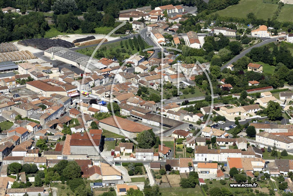 Photo arienne de Chteauneuf-sur-Charente (Centre)