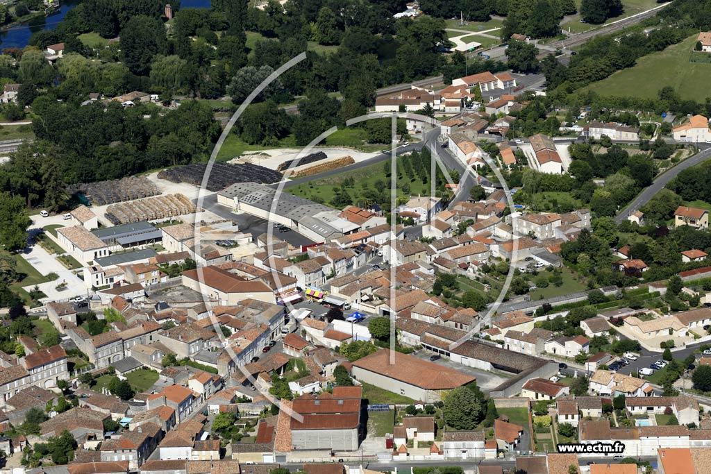 Photo arienne de Chteauneuf-sur-Charente (Centre)