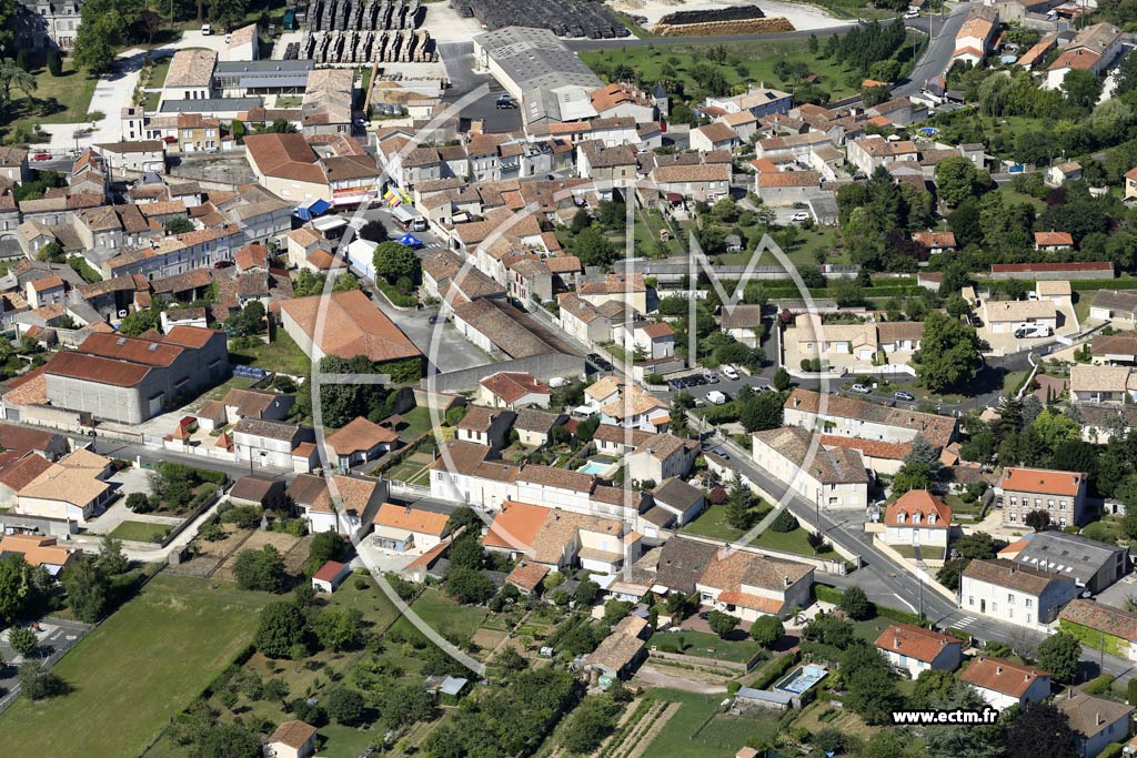 Photo arienne de Chteauneuf-sur-Charente (Centre)