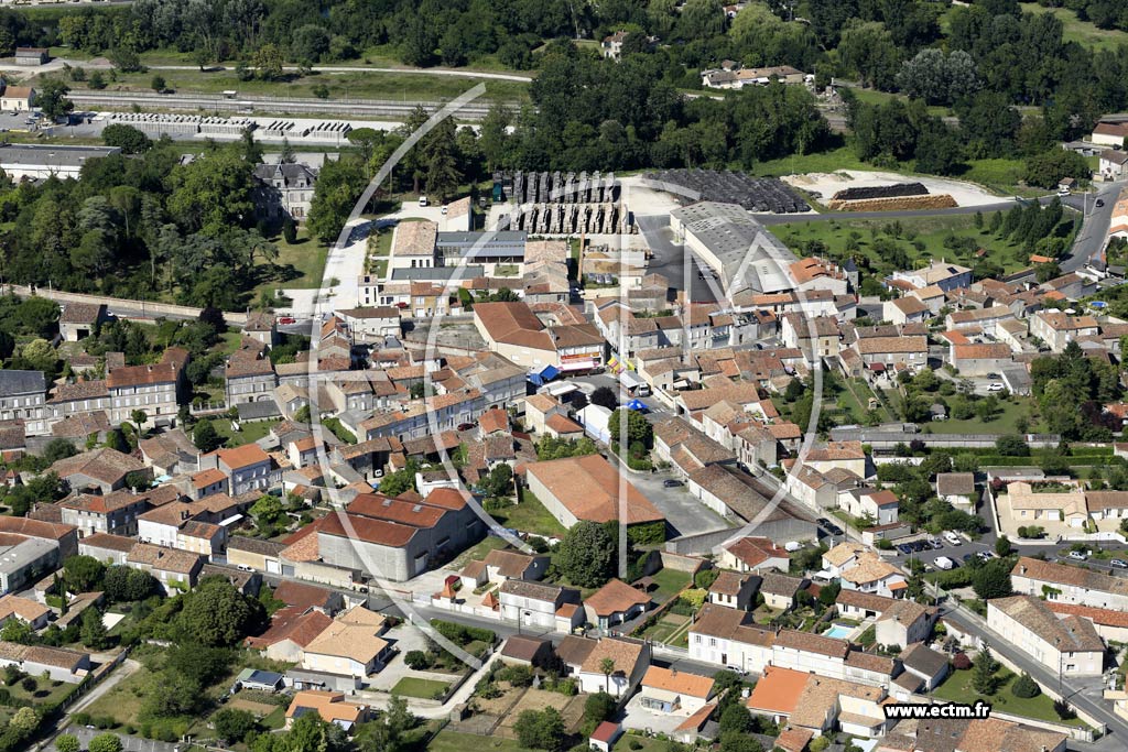 Photo arienne de Chteauneuf-sur-Charente (Centre)