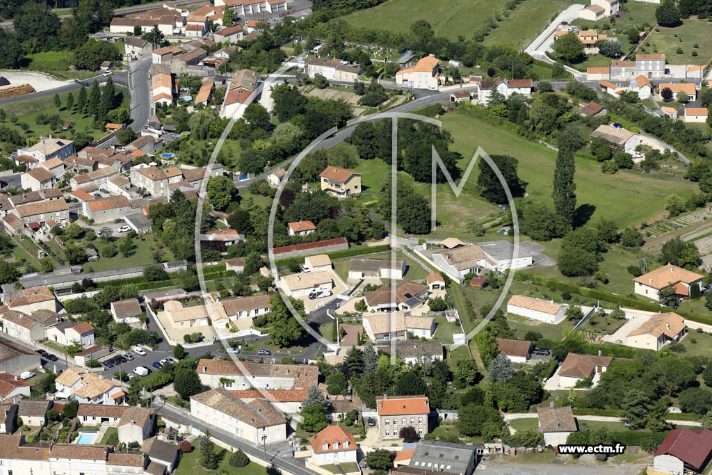 Photo arienne de Chteauneuf-sur-Charente (Centre)