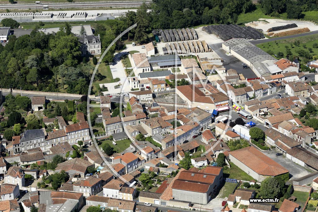 Photo arienne de Chteauneuf-sur-Charente (Centre)