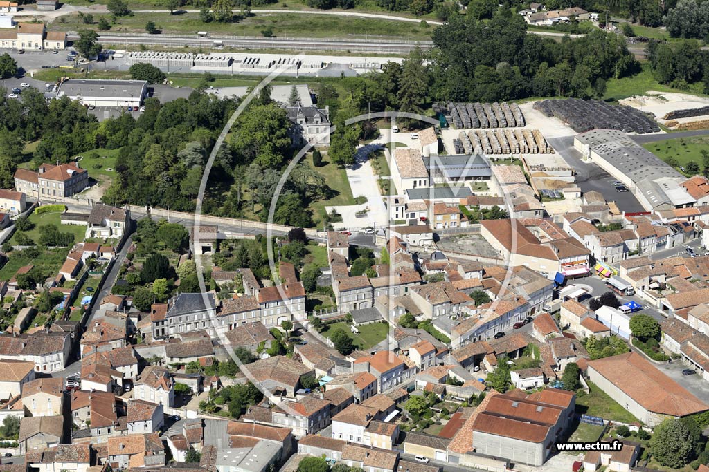 Photo arienne de Chteauneuf-sur-Charente (Centre)