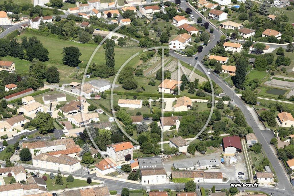 Photo arienne de Chteauneuf-sur-Charente (Est)