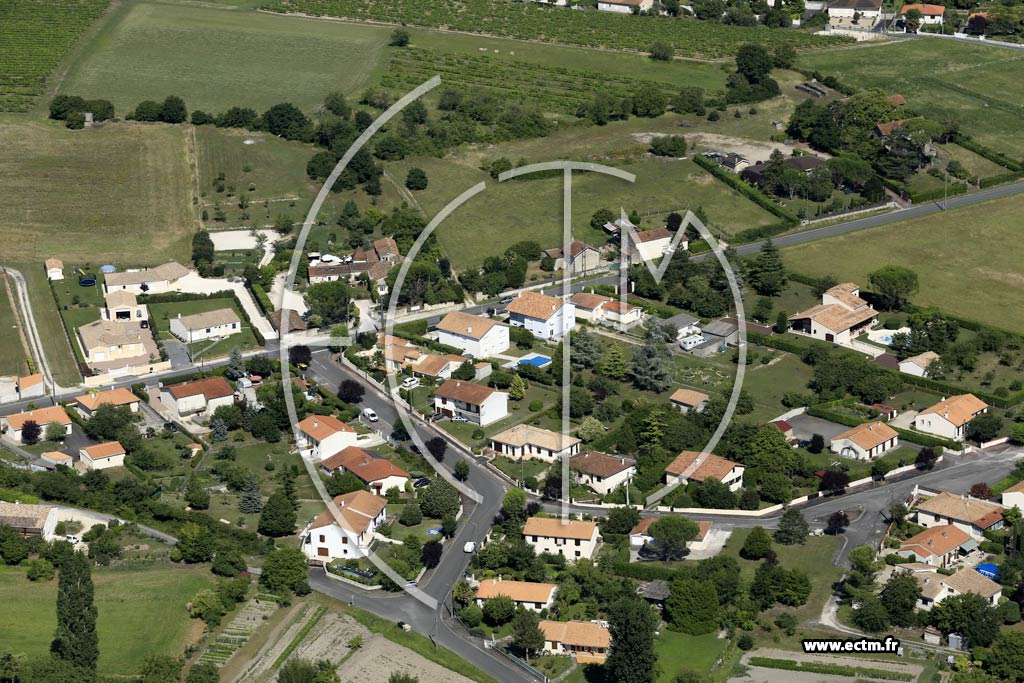 Photo arienne de Chteauneuf-sur-Charente (Est)