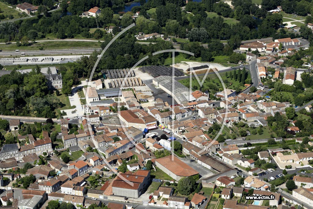 Photo arienne de Chteauneuf-sur-Charente (Est)