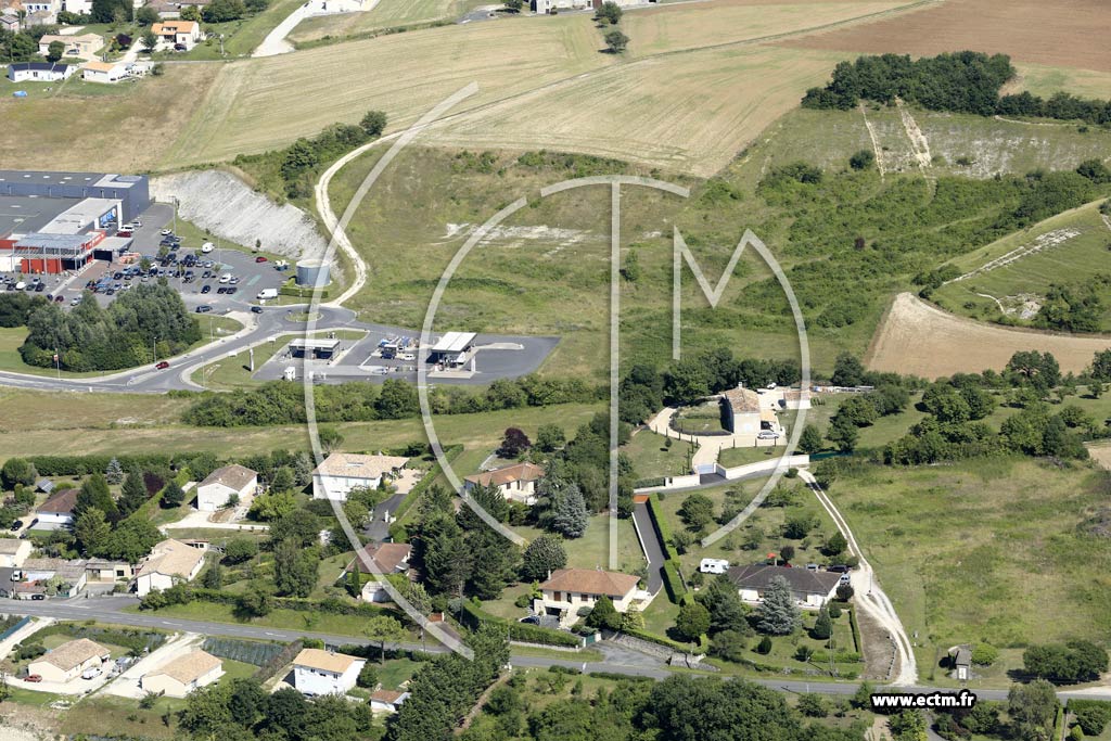 Photo arienne de Chteauneuf-sur-Charente (la Combe  Sassou)