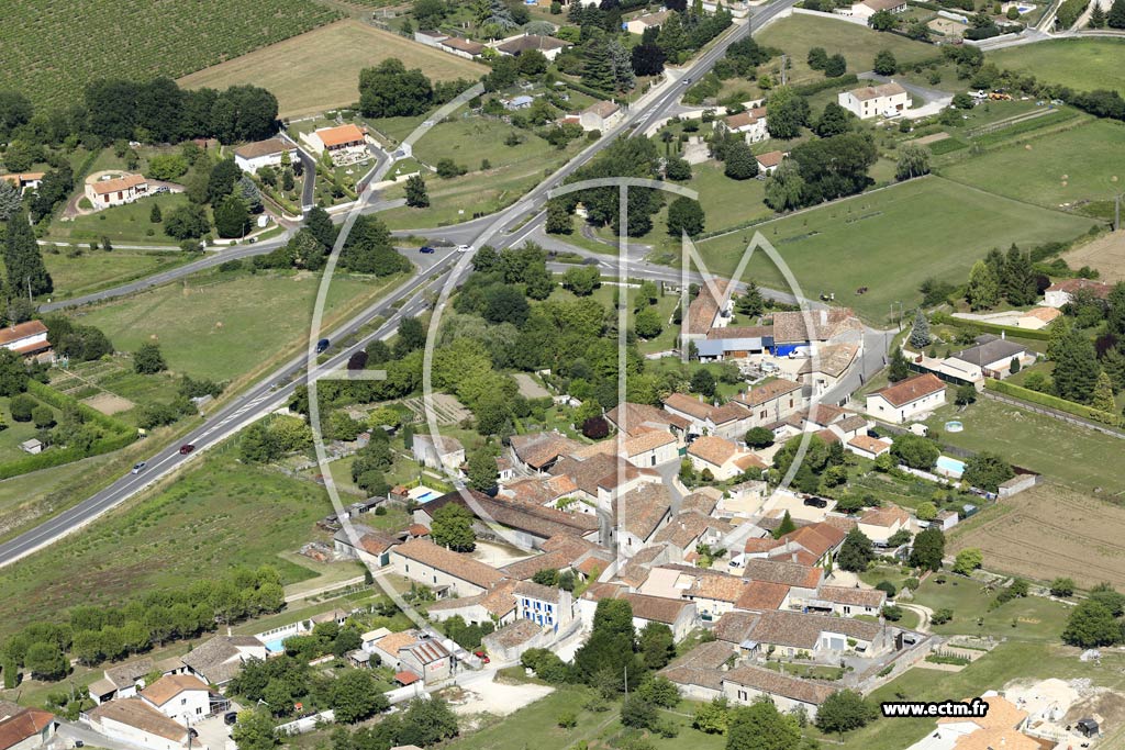 Photo arienne de Chteauneuf-sur-Charente (le Petit Bourgloux)