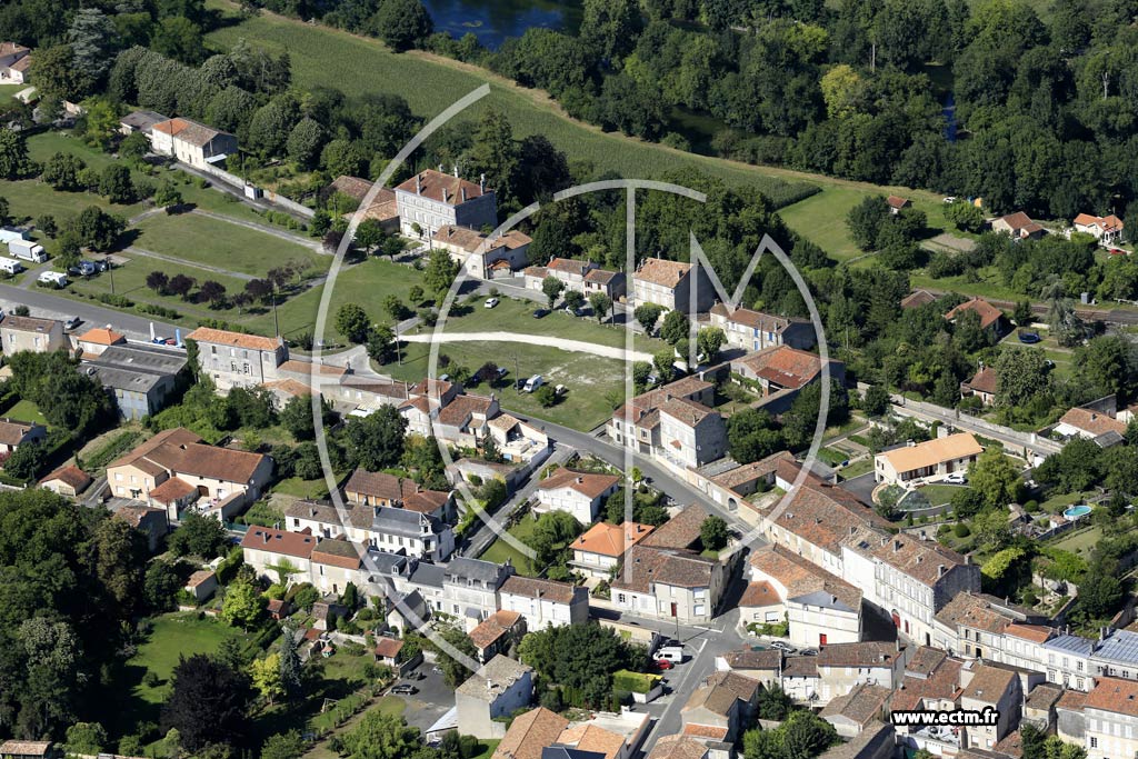 Photo arienne de Chteauneuf-sur-Charente (Nord)