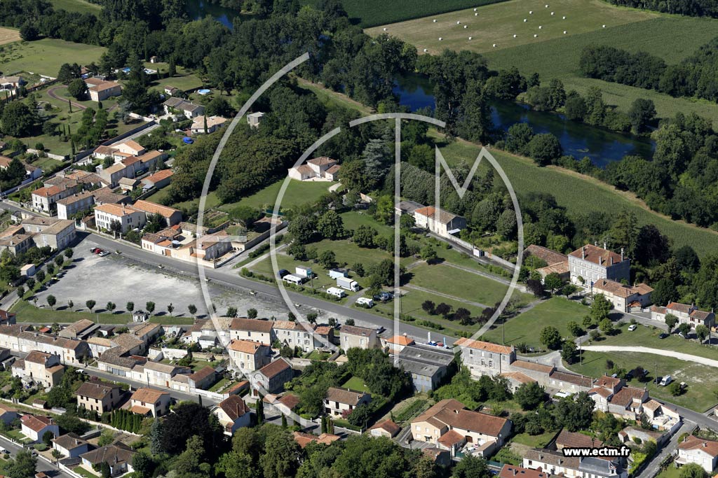 Photo arienne de Chteauneuf-sur-Charente (Nord)