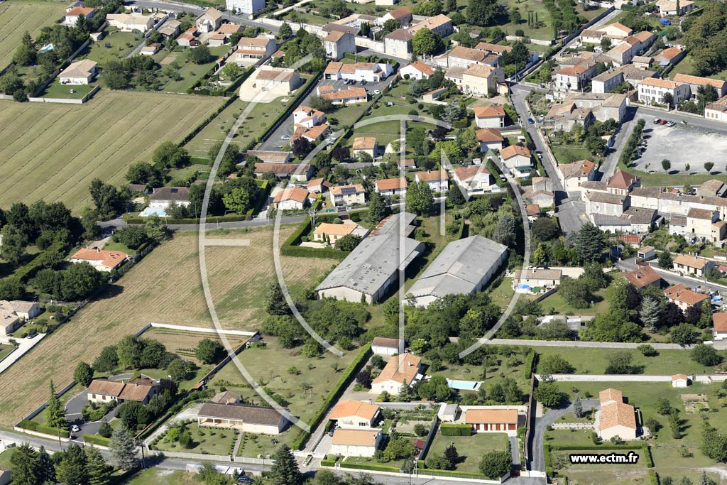 Photo arienne de Chteauneuf-sur-Charente (Nord)
