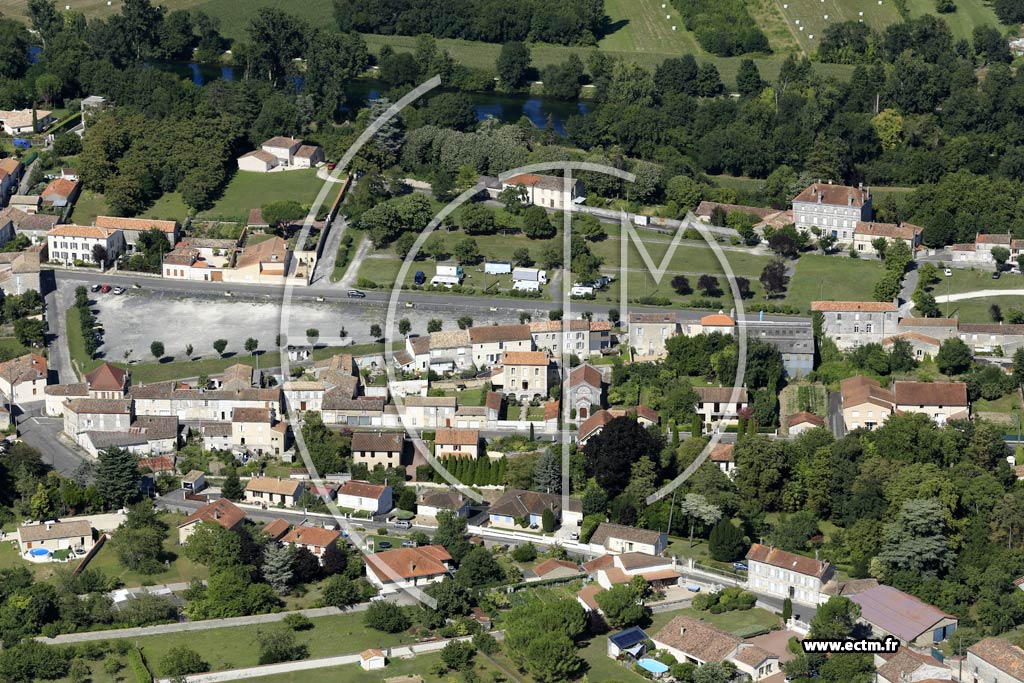 Photo arienne de Chteauneuf-sur-Charente (Nord)