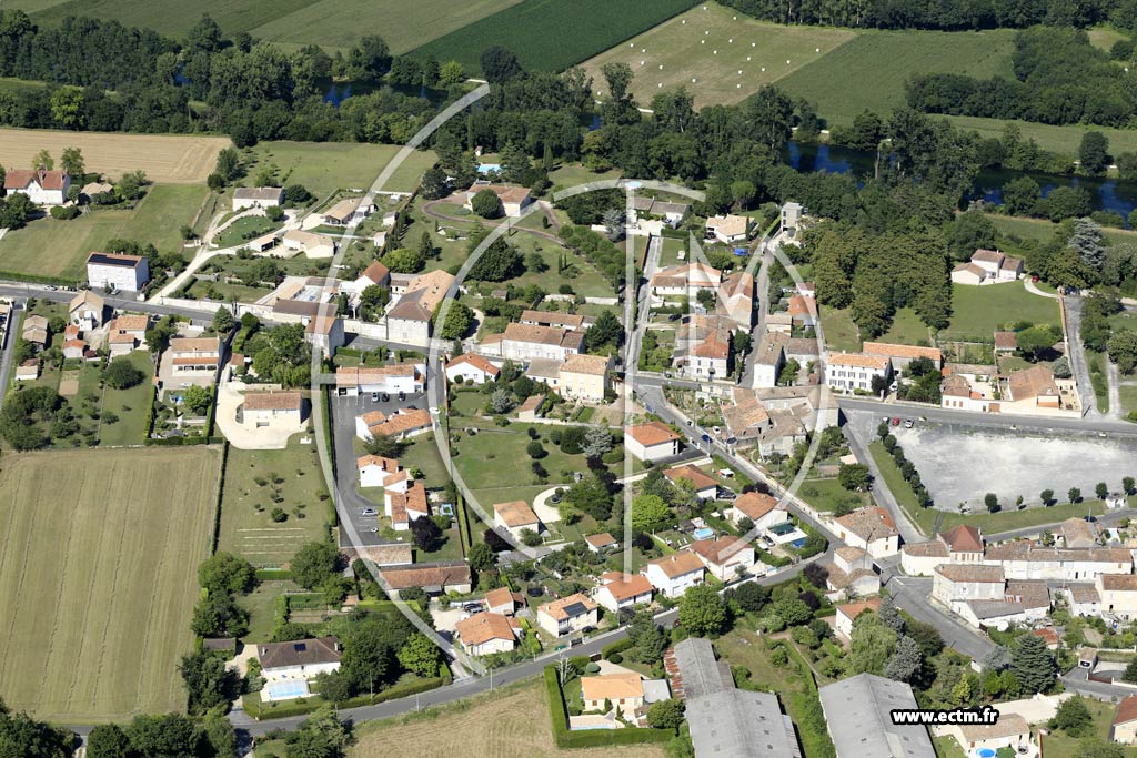 Photo arienne de Chteauneuf-sur-Charente (Nord)
