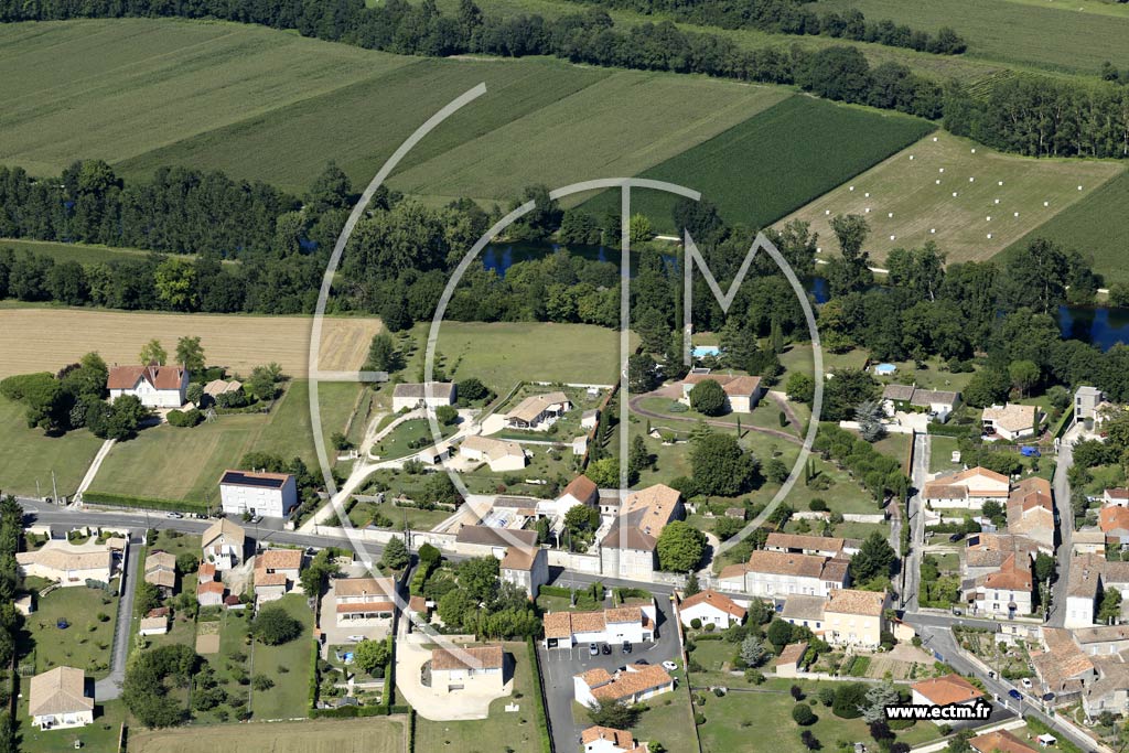 Photo arienne de Chteauneuf-sur-Charente (Nord)