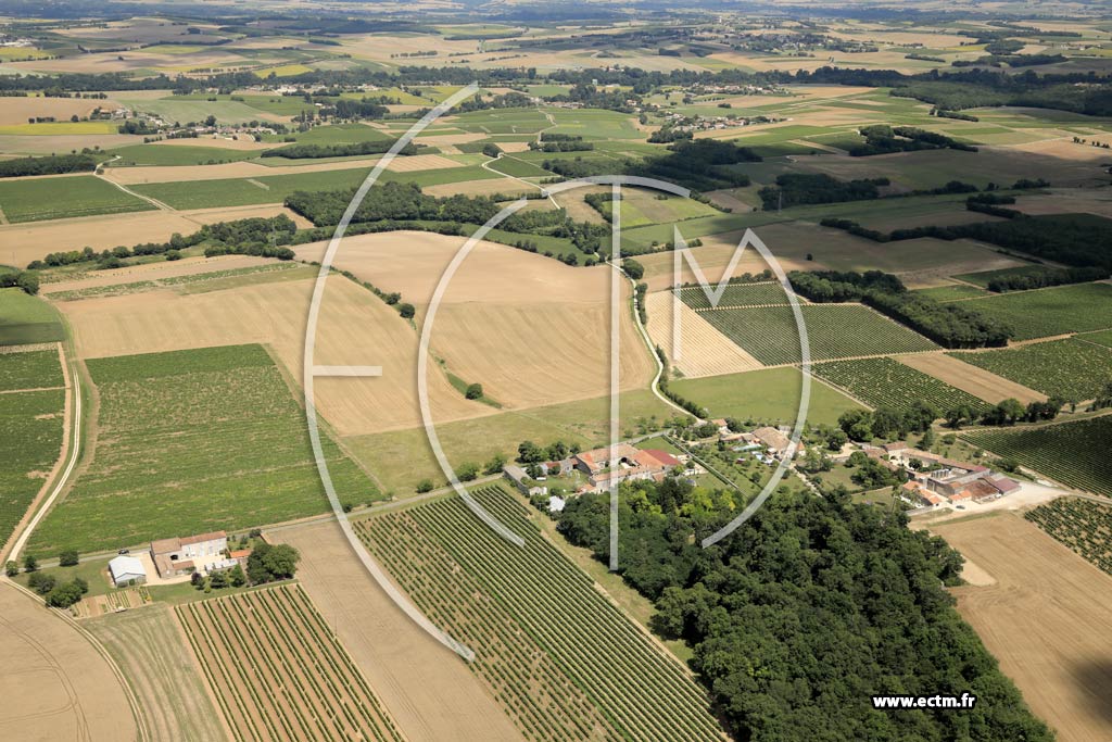 Photo arienne de challat (Puybolier - le Clos)