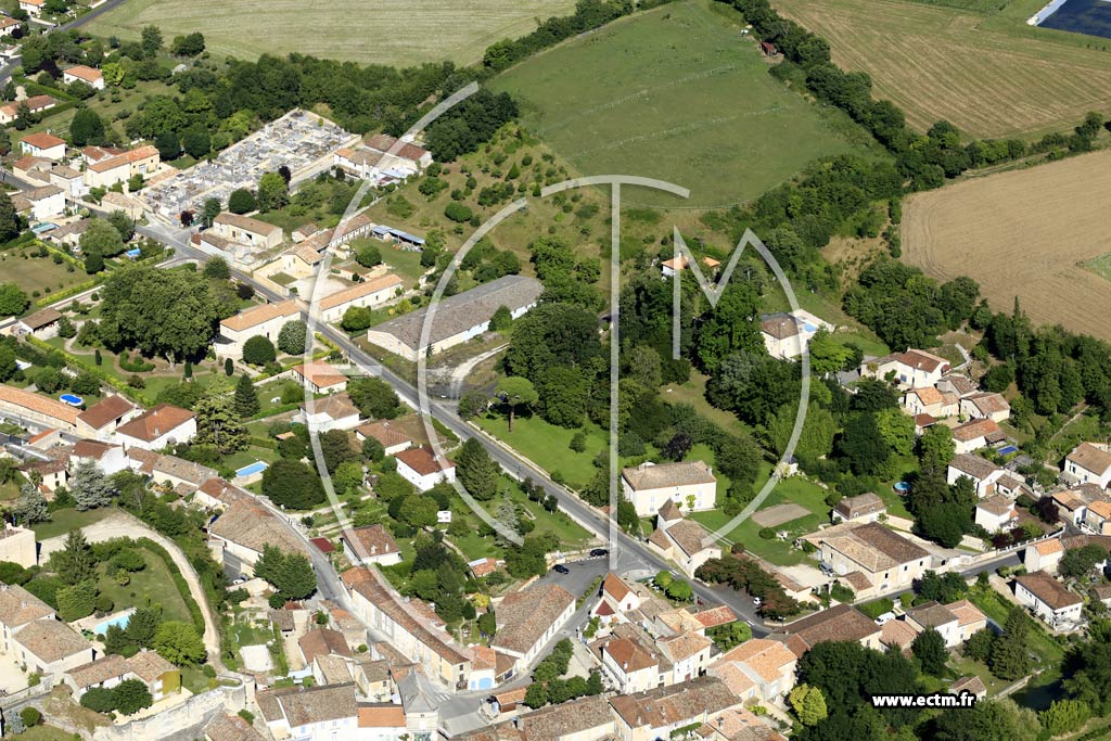 Photo arienne de Montignac-Charente