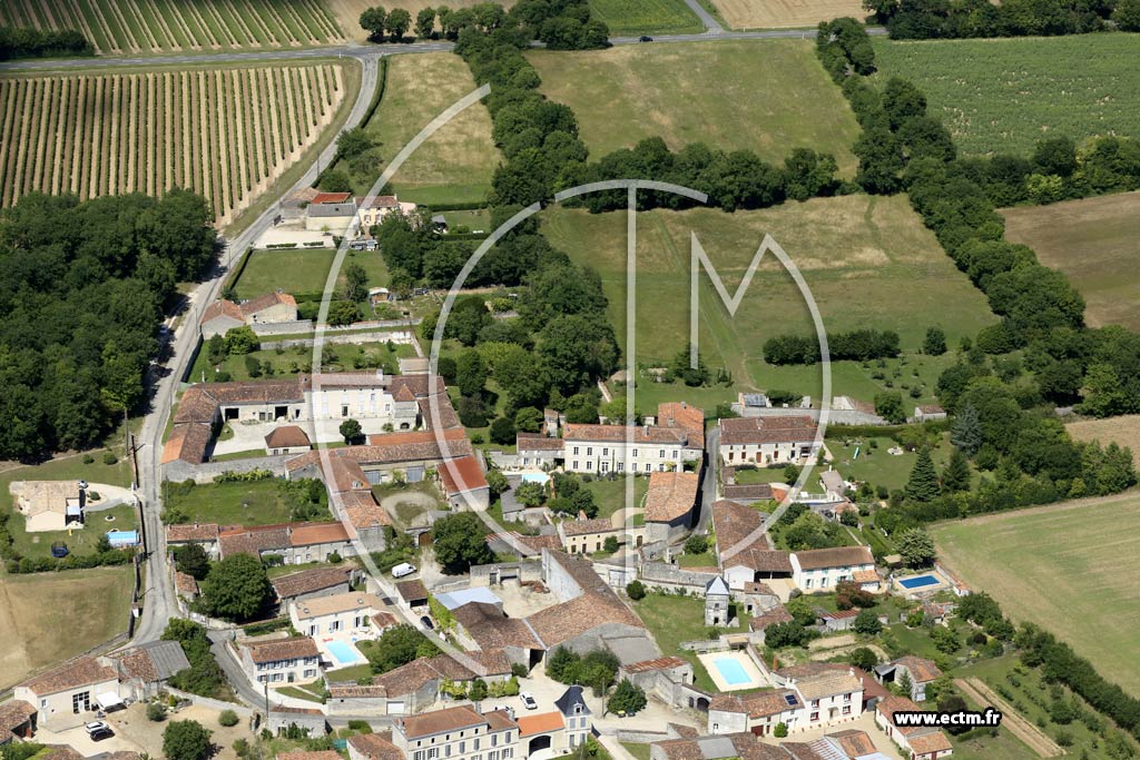 Photo arienne de Neuvicq-le-Chteau (les Brousses)