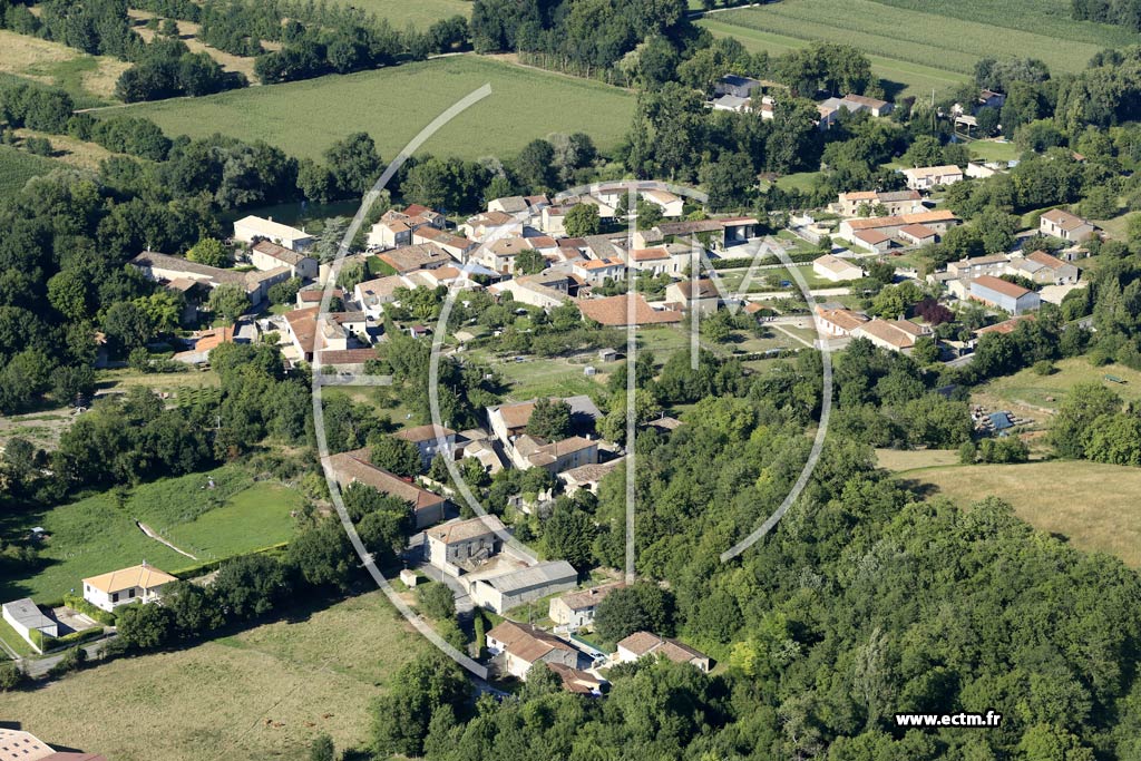 Photo arienne de Saint-Genis-d'Hiersac (Basse)
