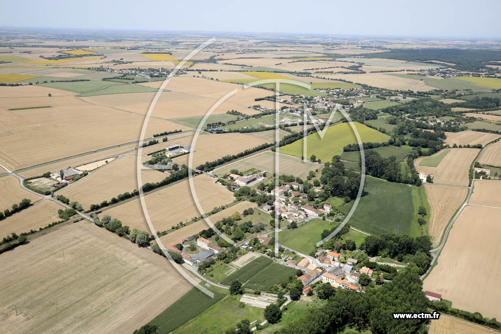 Photo arienne de Saint-Denis-du-Pin (les Nivards)