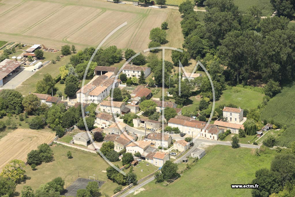 Photo arienne de Saint-Denis-du-Pin (les Nivards)