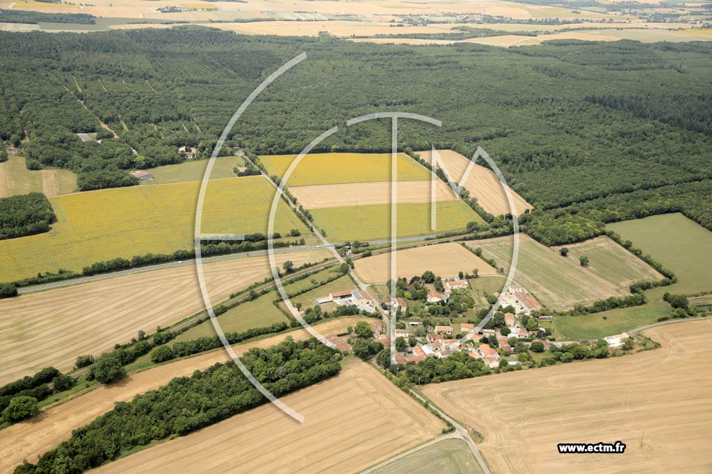 Photo arienne de Saint-Denis-du-Pin (Pouzat)