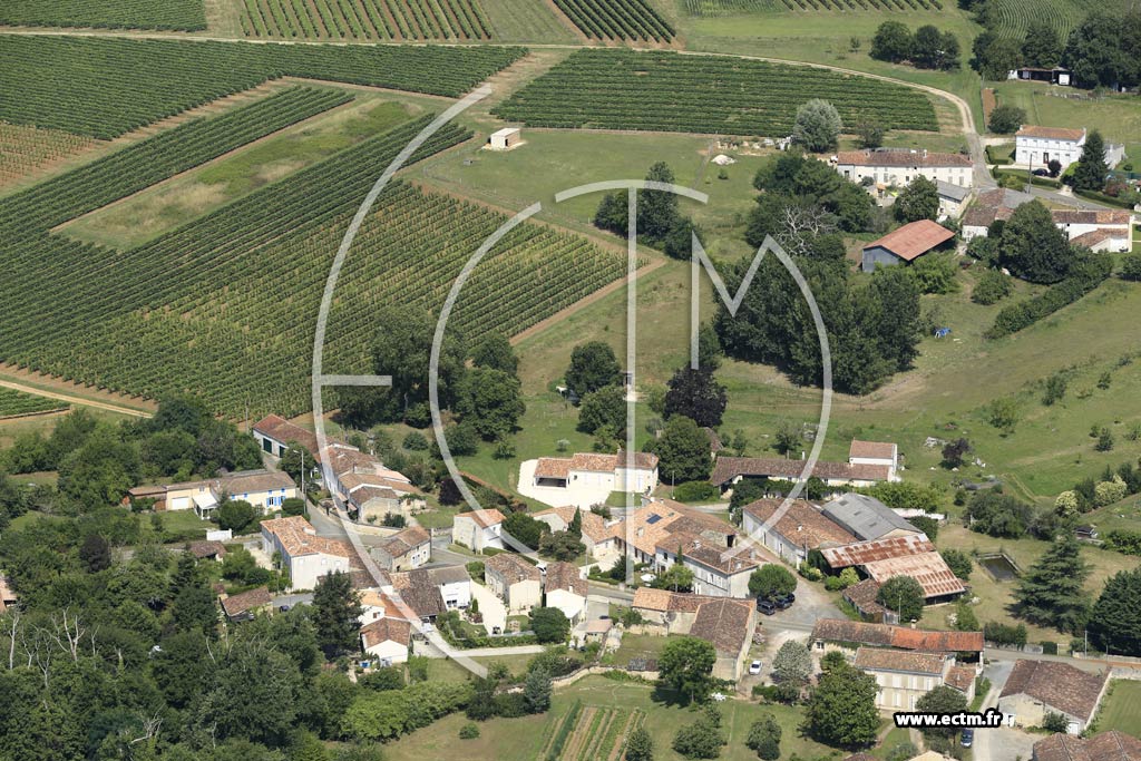 Photo arienne de Saint-Hilaire-de-Villefranche (Chez Chiron)