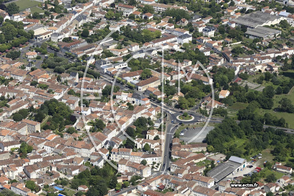 Photo arienne de Saint-Jean-d'Angly (Centre)