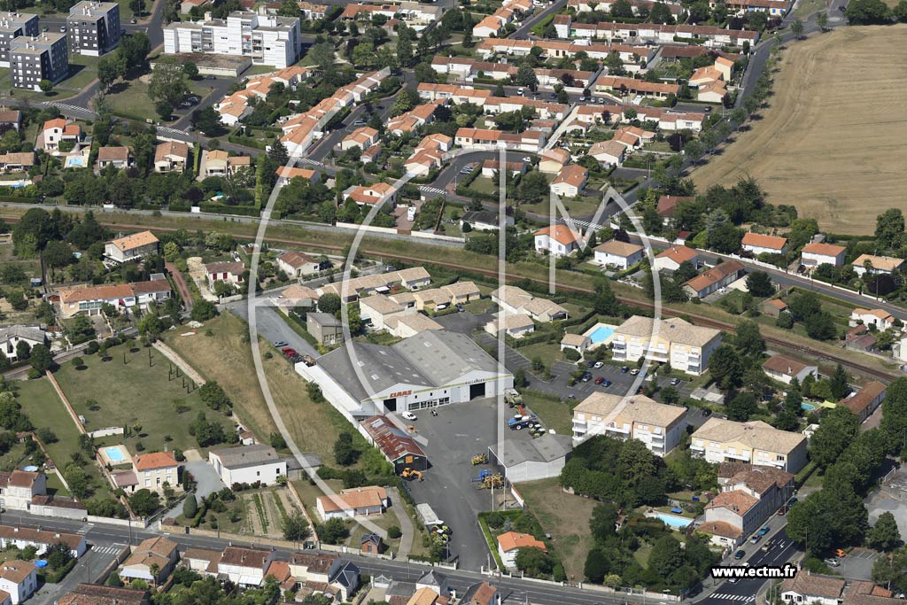 Photo arienne de Saint-Jean-d'Angly (Est)