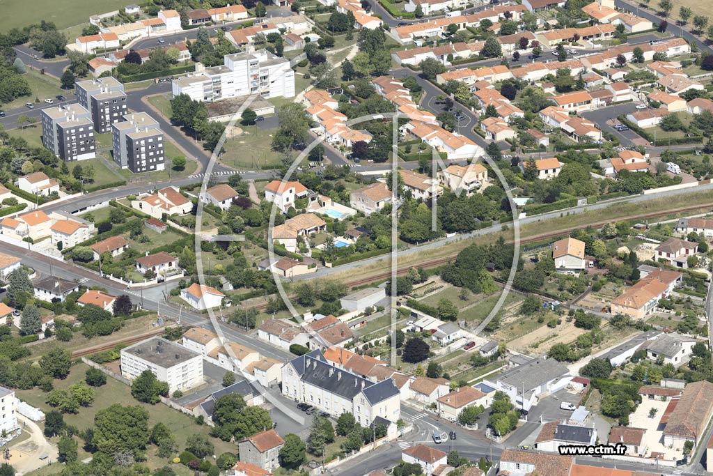 Photo arienne de Saint-Jean-d'Angly (Faubourg de Niort)