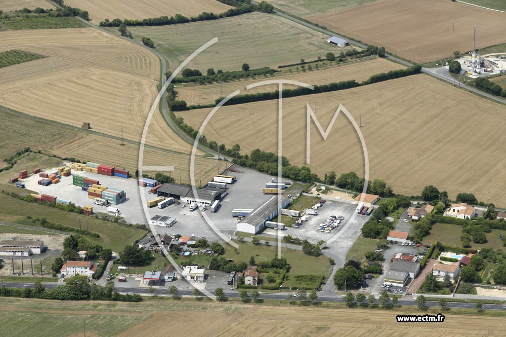 Photo arienne de Saint-Jean-d'Angly (l'tore)