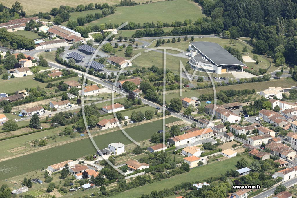 Photo arienne de Saint-Jean-d'Angly (les Granges)