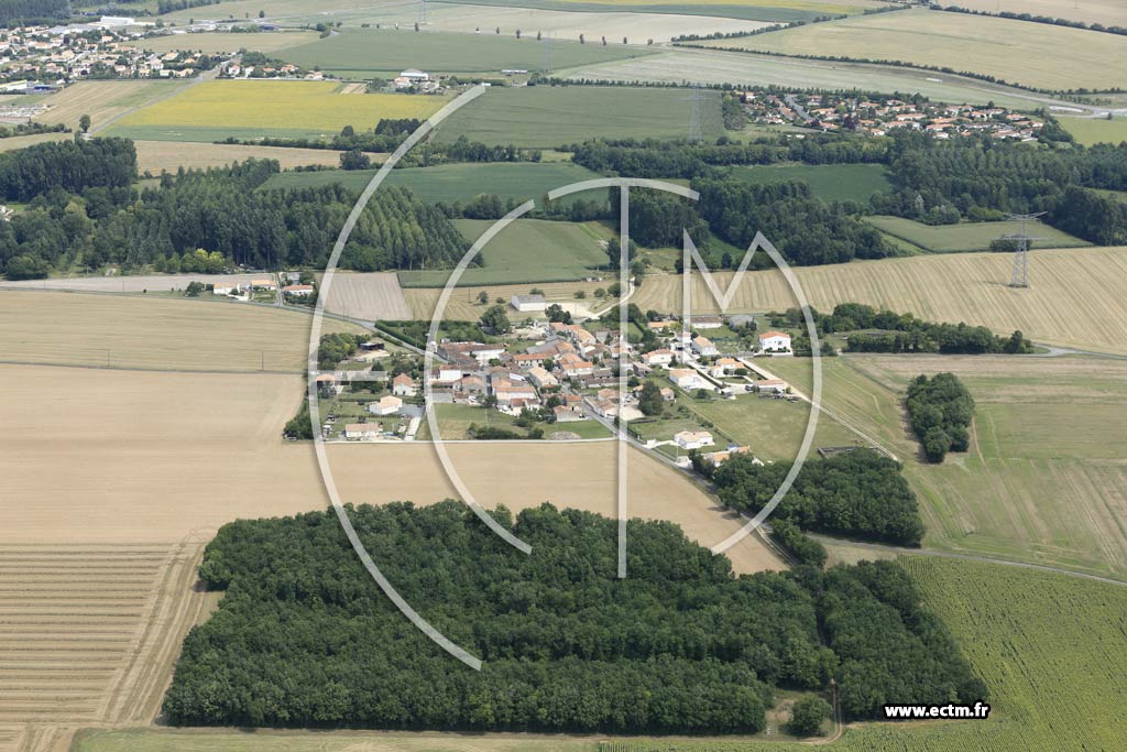 Photo arienne de Saint-Julien-de-l'Escap (la Grande Clie)