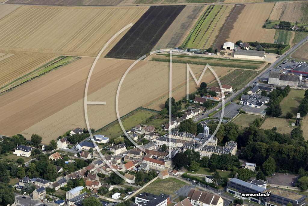 Photo arienne de Douvres-la-Dlivrande (le Bout Varin)