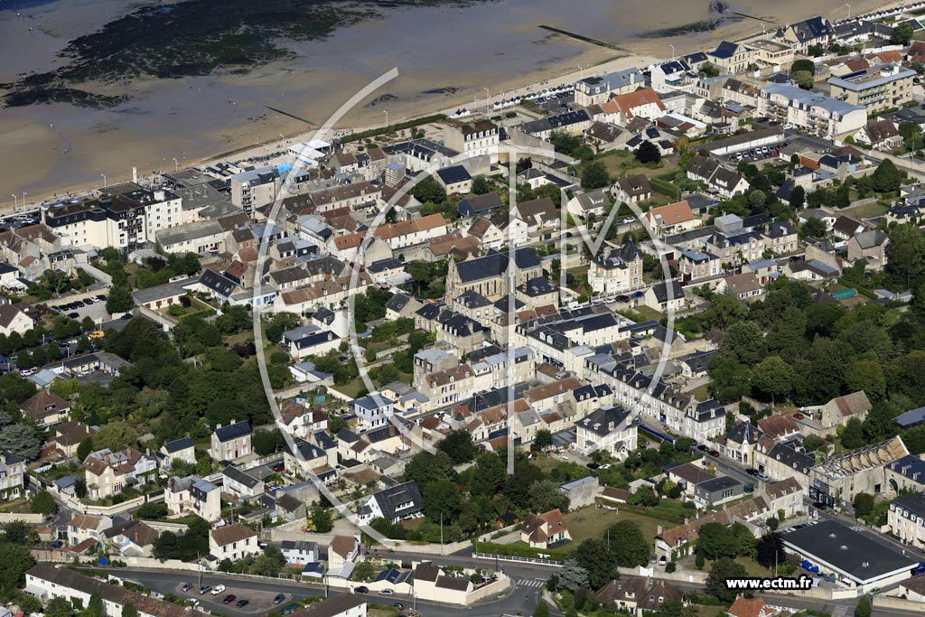 Photo arienne de Luc-sur-Mer (le Petit Enfer)