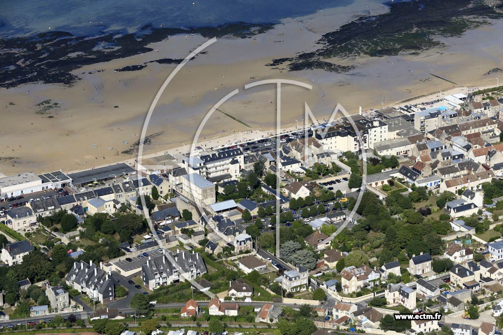 Photo arienne de Luc-sur-Mer (le Petit Enfer)
