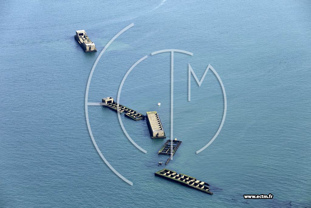 Photo arienne de Saint-Cme-de-Fresn (Port Winston - Vestiges de Pontons)
