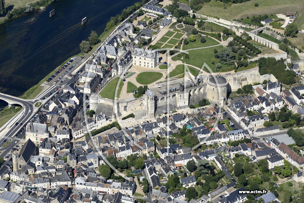Photo arienne de Amboise (Centre - Chteau Royal d'Amboise)
