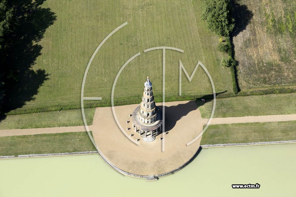 Photo arienne de Amboise (Pagode de Chanteloup)