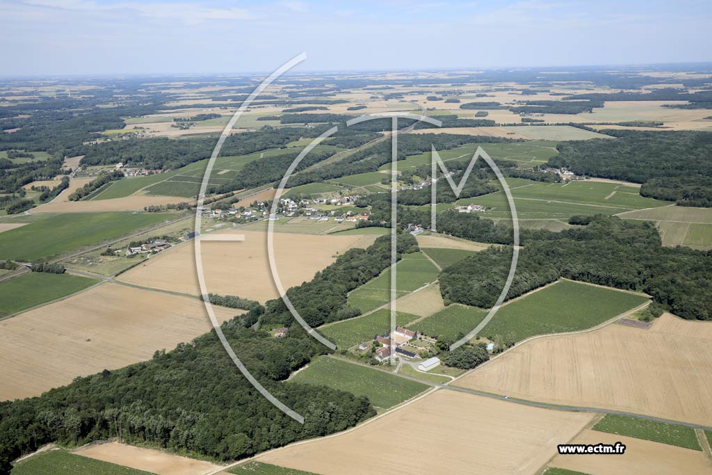 Photo arienne de Chanay (la Valle du Raye)