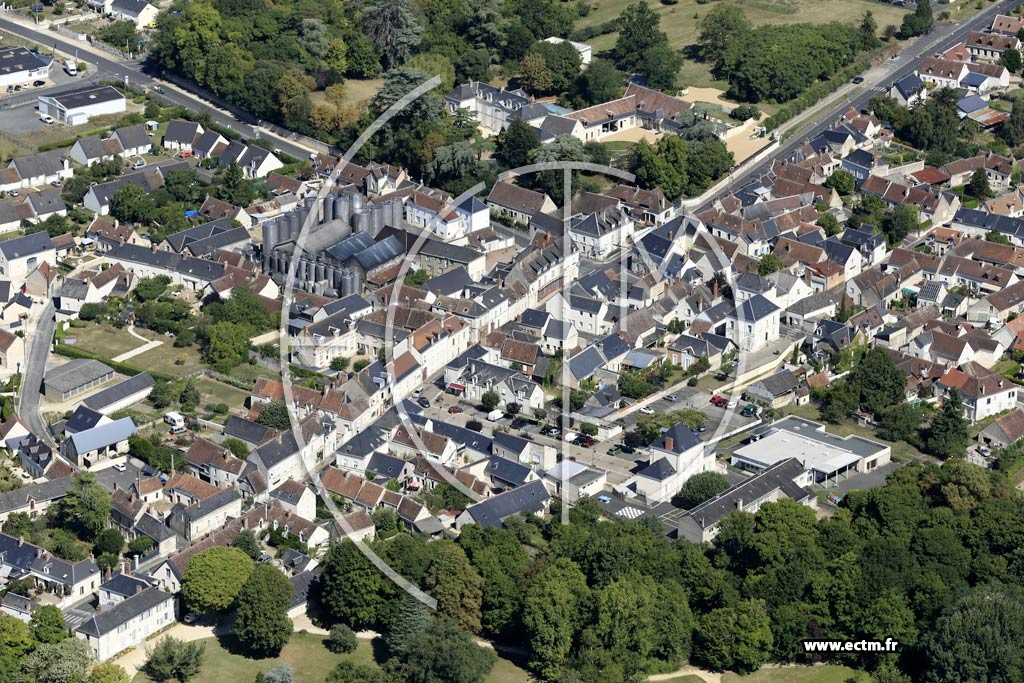 Photo arienne de La Croix-en-Touraine (Centre)