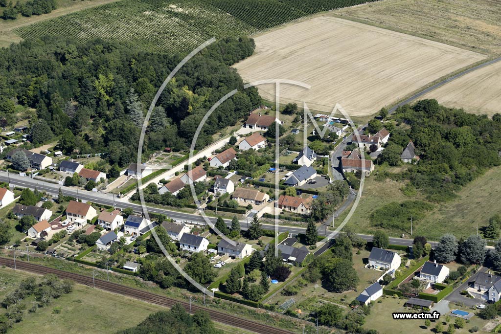 Photo arienne de La Croix-en-Touraine (la Roche Donnet)