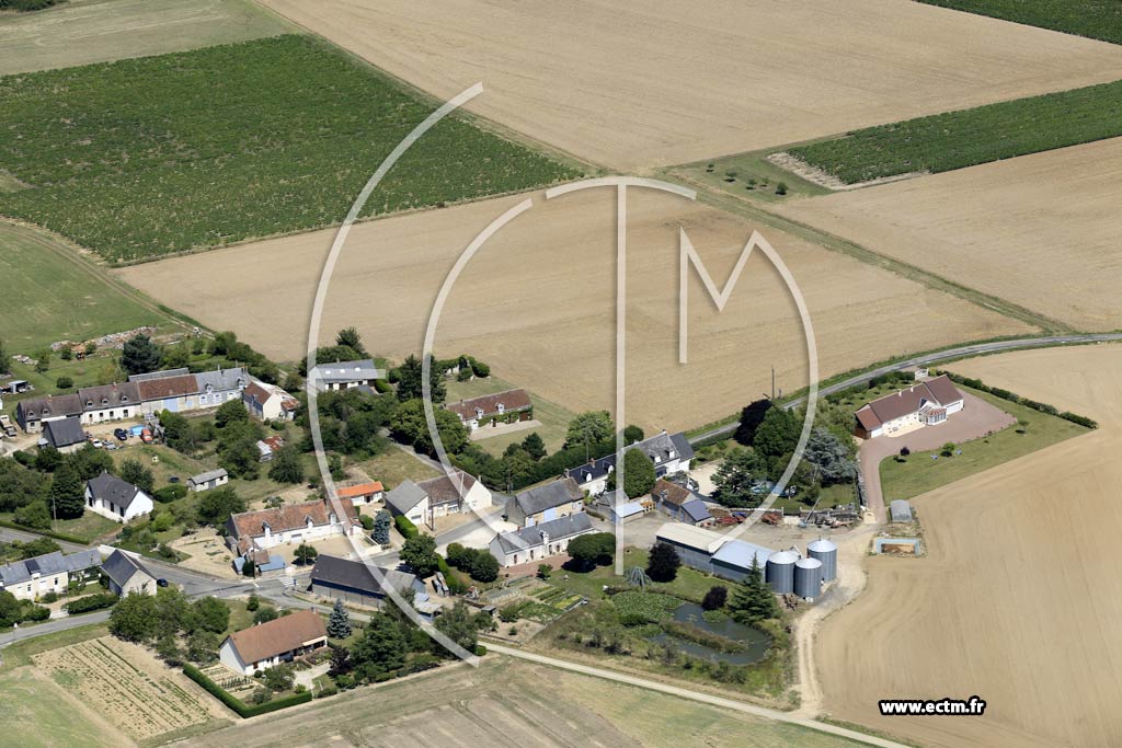 Photo arienne de Mosnes (le Grand Village)