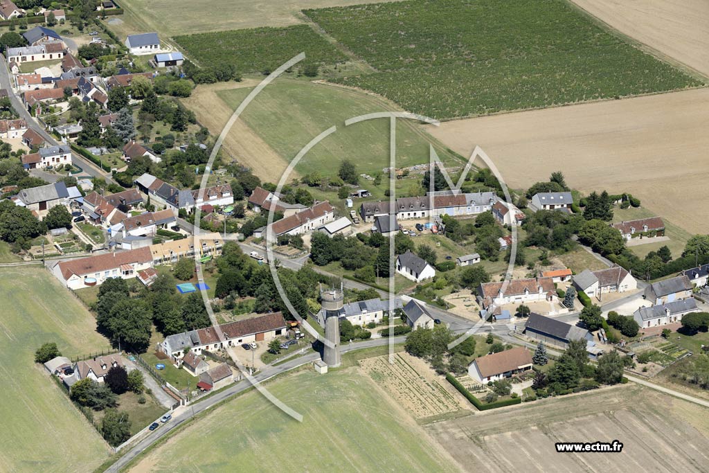 Photo arienne de Mosnes (le Grand Village)