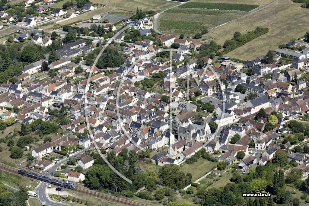 Photo arienne de Saint-Martin-le-Beau (Centre)