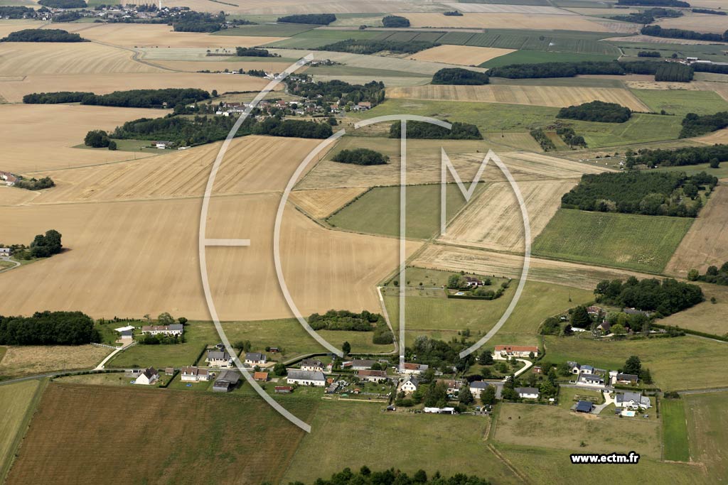 Photo arienne de Saint-Ouen-les-Vignes (le Plessis)
