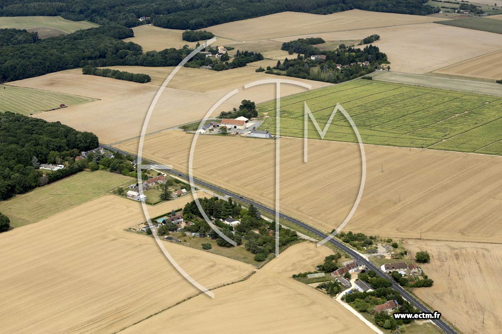Photo arienne de Saint-Ouen-les-Vignes (le Poirier Croqu - Beaubuf)